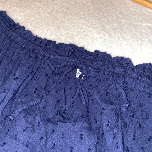 Off the Shoulder Blouse - Picture 2 of 5